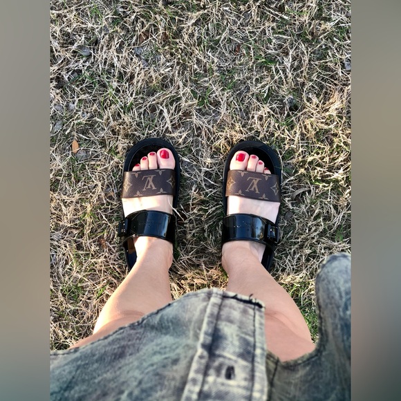 Louis Vuitton Sandals - Picture 9 of 9
